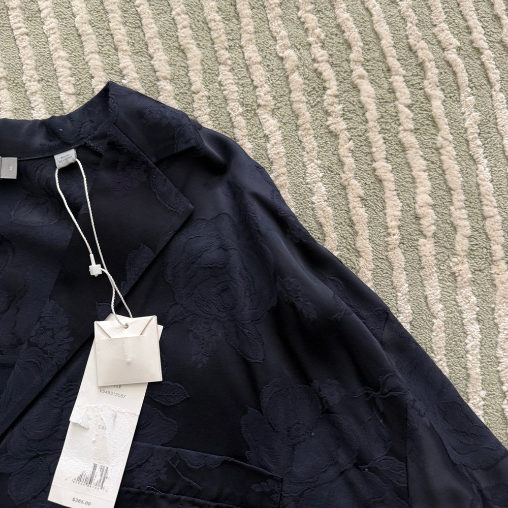 Vince Floral Jacquard Top NWT - Picture 8 of 8